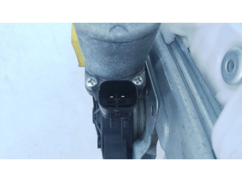 Recambio de elevalunas trasero izquierdo para ssangyong tivoli 1.2 referencia OEM IAM   