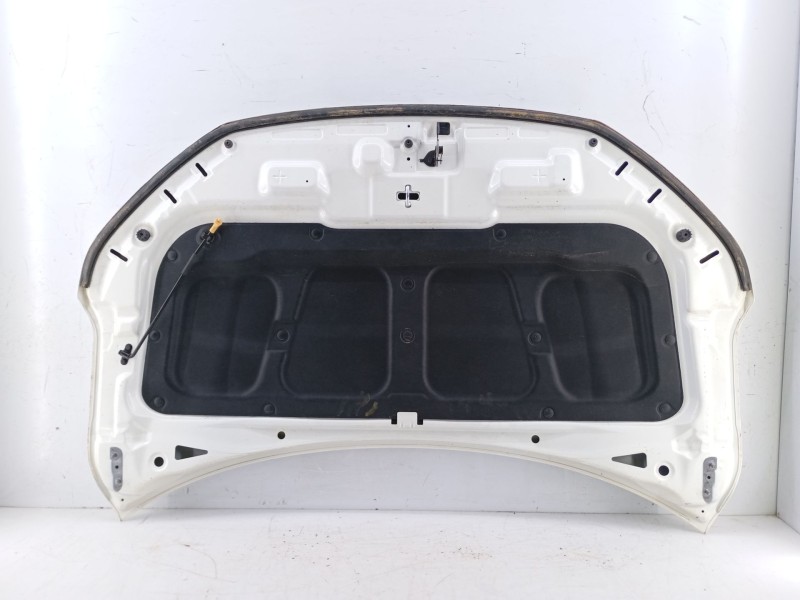 Recambio de capot para ssangyong tivoli 1.2 referencia OEM IAM   