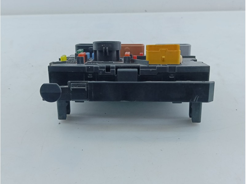 Recambio de caja reles / fusibles para peugeot 207 1.4 hdi referencia OEM IAM 9664055780  E3-B2-31-3