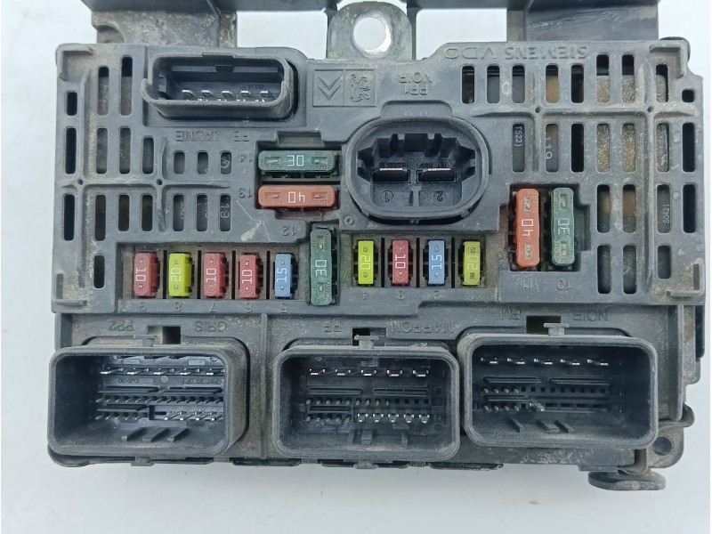Recambio de caja reles / fusibles para peugeot 407 (6d_) 2.0 (6drfnb, 6drfne) referencia OEM IAM S118983001J  E3-B2-31-3