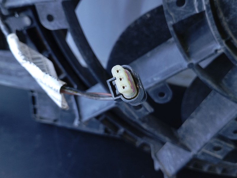 Recambio de electroventilador para land rover range rover velar referencia OEM IAM J8A28C607AB GX7313A840AA P2-B9-13