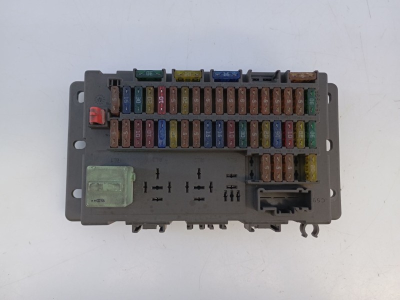 Recambio de caja reles / fusibles para mini mini (r50,r53) cooper referencia OEM IAM 518030317  E3-A2-26-3