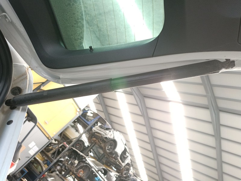 Recambio de amortiguador porton trasero derecho para skoda karoq 2.0 tdi nu7 referencia OEM IAM 57A827780A  