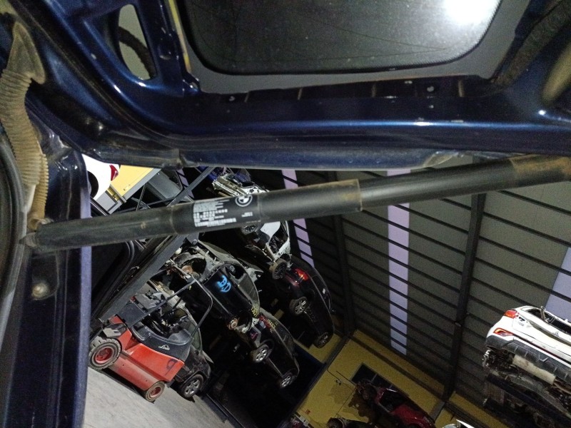 Recambio de amortiguador porton trasero derecho para bmw x3 (f25) xdrive 20 d referencia OEM IAM 7232004 18202210 