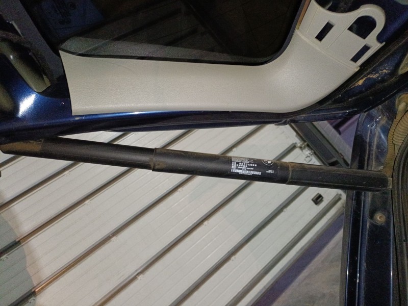 Recambio de amortiguador porton trasero izquierdo para bmw x3 (f25) xdrive 20 d referencia OEM IAM 7232003 18202210 