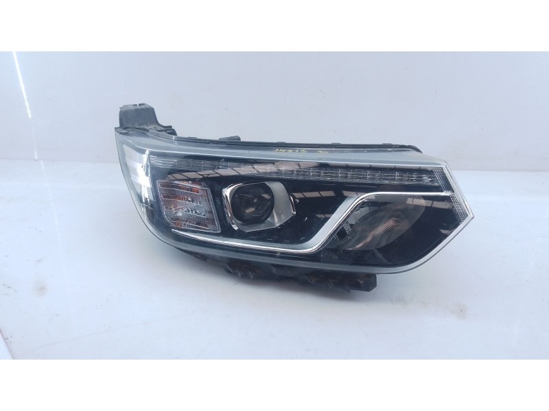 Recambio de faro derecho para ssangyong tivoli 1.2 referencia OEM IAM ZGM92101080 R009L10YAHM 