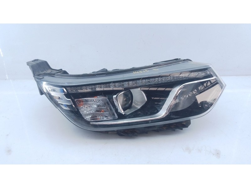 Recambio de faro derecho para ssangyong tivoli 1.2 referencia OEM IAM ZGM92101080 R009L10YAHM 