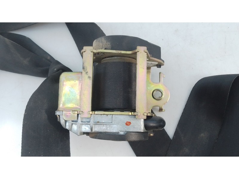 Recambio de cinturon seguridad trasero izquierdo para renault trafic referencia OEM IAM   E1-A1-40-2