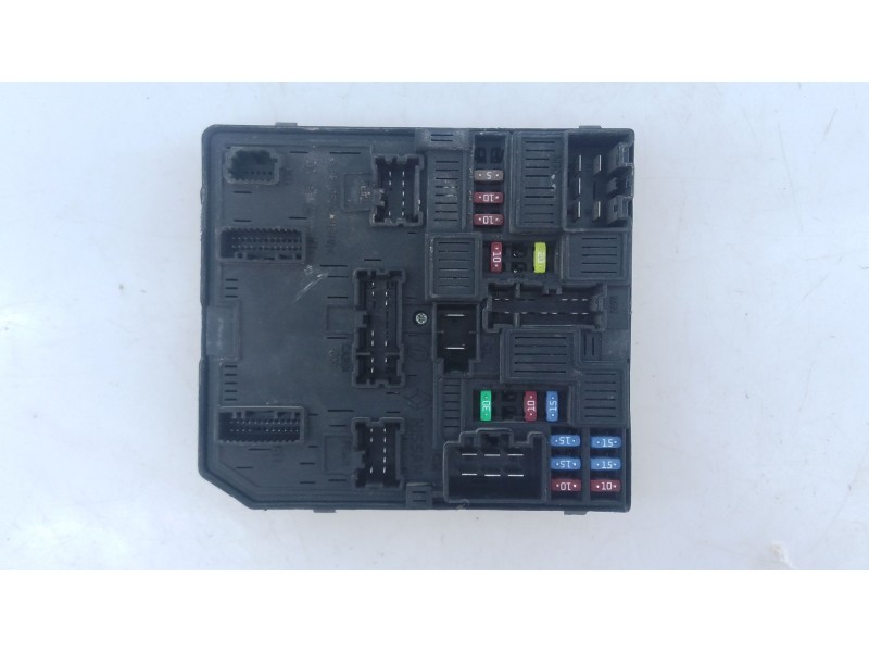 Recambio de caja reles / fusibles para nissan qashqai (j11) acenta referencia OEM IAM 284B75NA1A  E3-B4-23-1