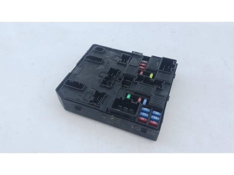 Recambio de caja reles / fusibles para nissan qashqai (j11) acenta referencia OEM IAM 284B75NA1A  E3-B4-23-1