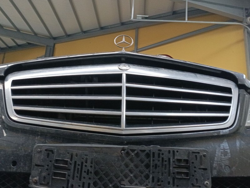 Recambio de rejilla delantera para mercedes-benz clase e (w212) e 350 cgi (212.057) referencia OEM IAM   