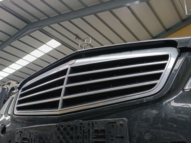 Recambio de rejilla delantera para mercedes-benz clase e (w212) e 350 cgi (212.057) referencia OEM IAM   