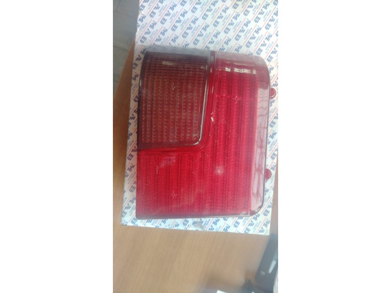 Recambio de tulipa piloto para peugeot 205 berlina referencia OEM IAM 84392 TULIPA PILOTO TRAS.IZQ. PEUGEOT 205 VALEO 