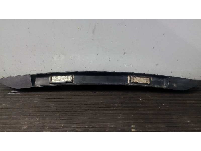 Recambio de moldura porton trasero para mitsubishi outlander (cw0) 2.0 di-d intense referencia OEM IAM 8341A009  P2-B3-37