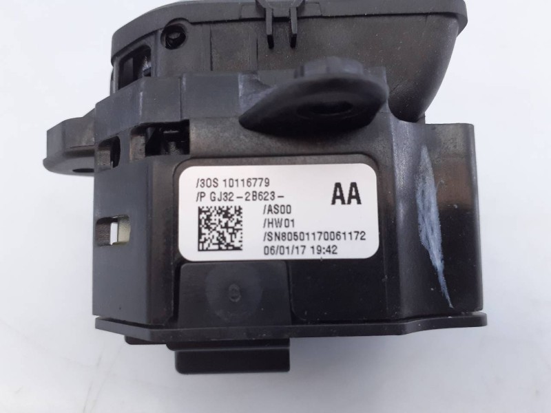 Recambio de freno de mano electrico para land rover evoque pure referencia OEM IAM   E3-B3-9-4