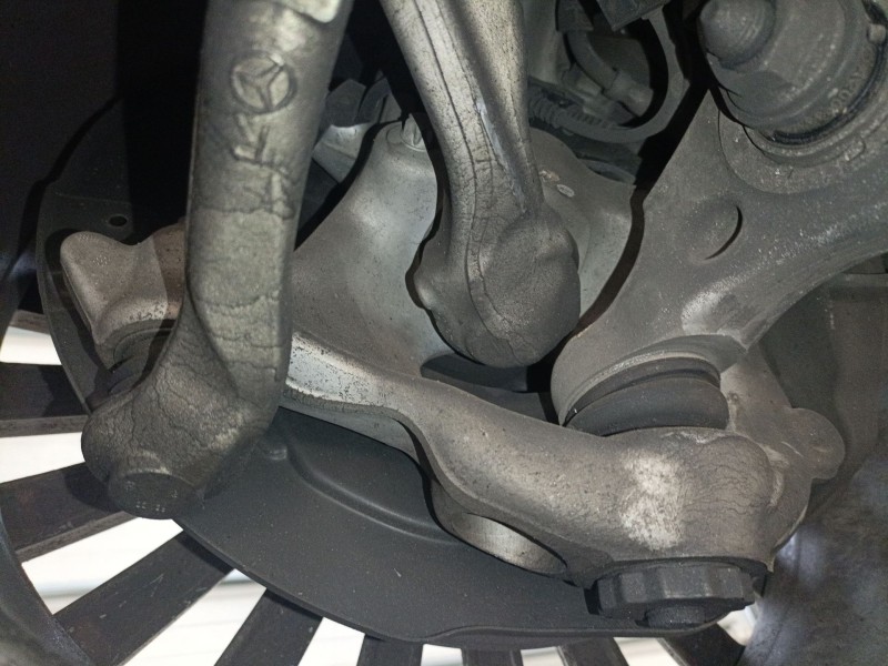 Recambio de mangueta delantera derecha para mercedes-benz clase c (w206) c 220 d (206.016, 206.004) referencia OEM IAM   