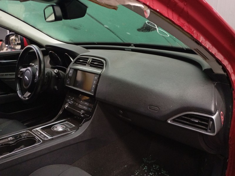 jaguar xe (x760) del año 2015