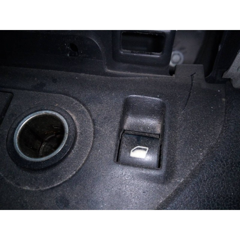 Recambio de mando elevalunas delantero derecho para citroen berlingo station wagon feel referencia OEM IAM   