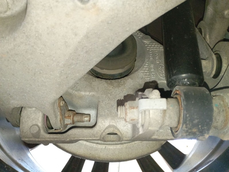 Recambio de mangueta trasera izquierda para jaguar xe (x760) 2.0 d referencia OEM IAM   