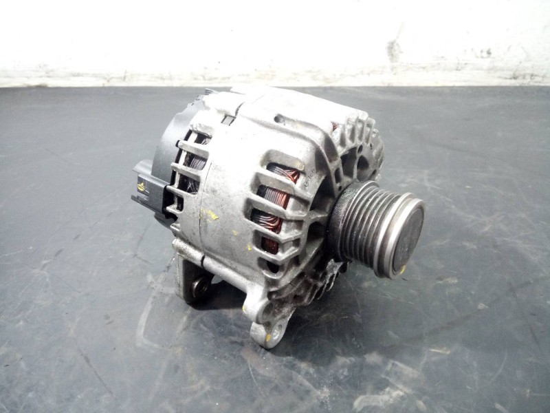 Recambio de alternador para volkswagen tiguan advance bmt referencia OEM IAM 04L903023L  