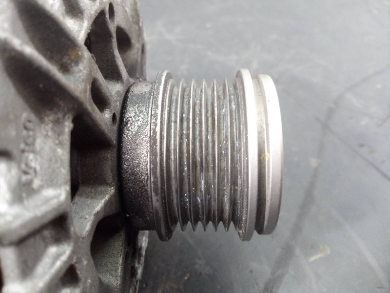 Recambio de alternador para volkswagen tiguan advance bmt referencia OEM IAM 04L903023L  