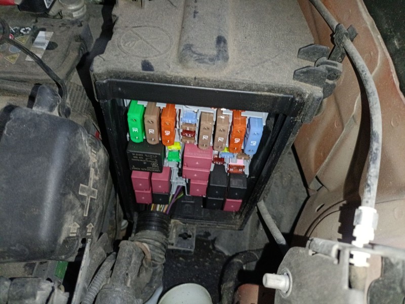 Recambio de caja reles / fusibles para jeep renegade suv (bu, b1, bv) 2.0 crd 4x4 referencia OEM IAM   