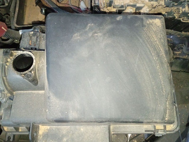 Recambio de filtro aire para mazda 6 hatchback (gh) 1.8 mzr referencia OEM IAM   