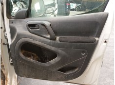 GUARNECIDO PUERTA DELANTERA DERECHA 