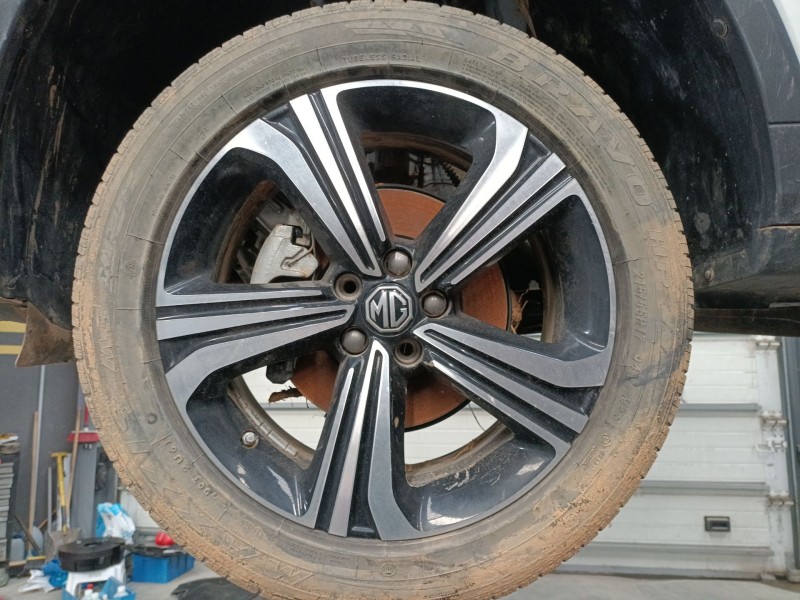 Recambio de llanta para mg zs suv (azs1) 1.5 vti referencia OEM IAM 215/55/17  