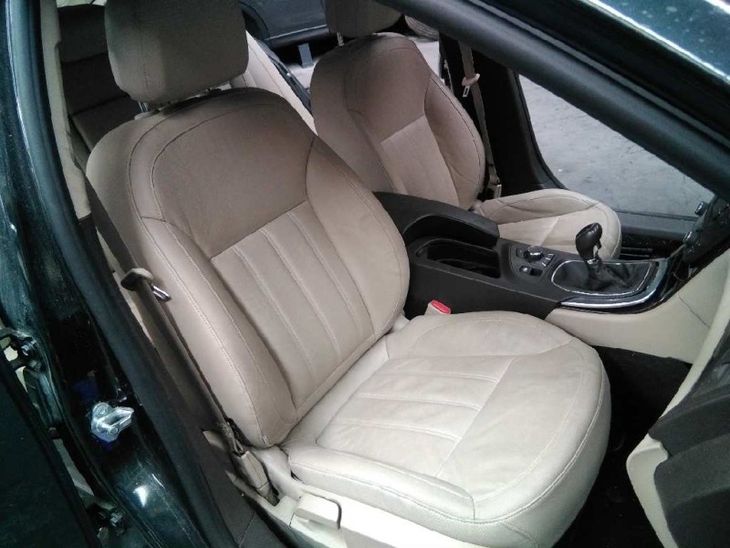 opel insignia berlina del año 2008