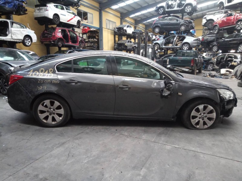 opel insignia berlina del año 2011