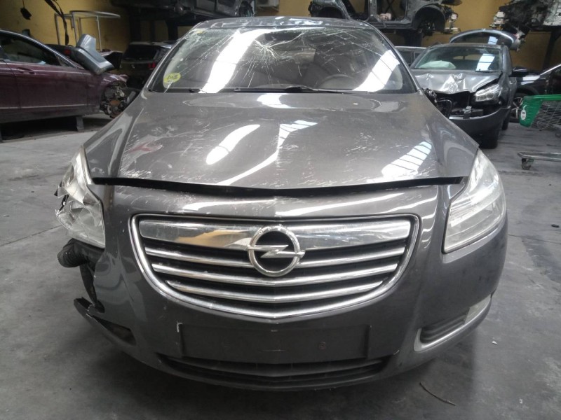 opel insignia berlina del año 2011