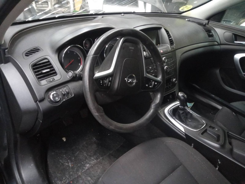 opel insignia berlina del año 2011