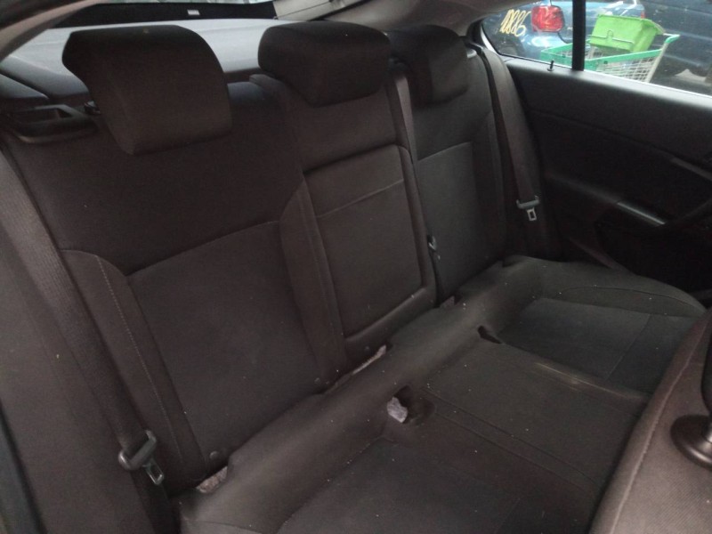 opel insignia berlina del año 2011