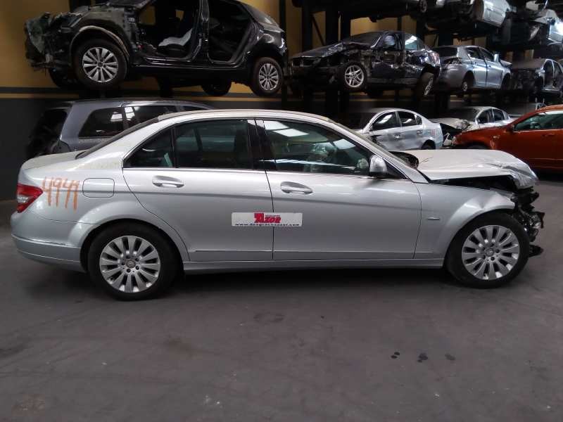 mercedes-benz clase c (w204) berlina del año 2009
