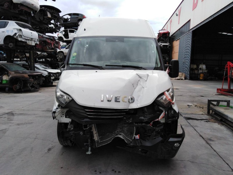 iveco daily furgón del año 2019