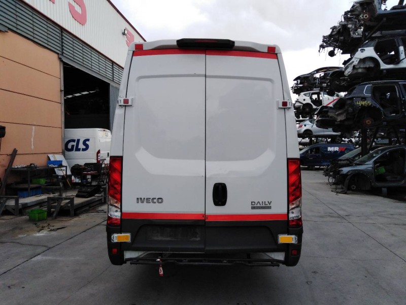 iveco daily furgón del año 2019