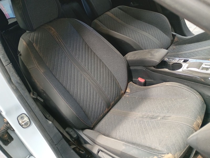 peugeot 2008 ii (ud_, us_, uy_, uj_, ur_, uc_) del año 2024