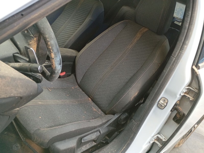 peugeot 2008 ii (ud_, us_, uy_, uj_, ur_, uc_) del año 2024