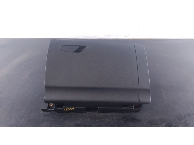 Recambio de guantera para skoda octavia iv nx3 vrs 2.0 tsi referencia OEM IAM   