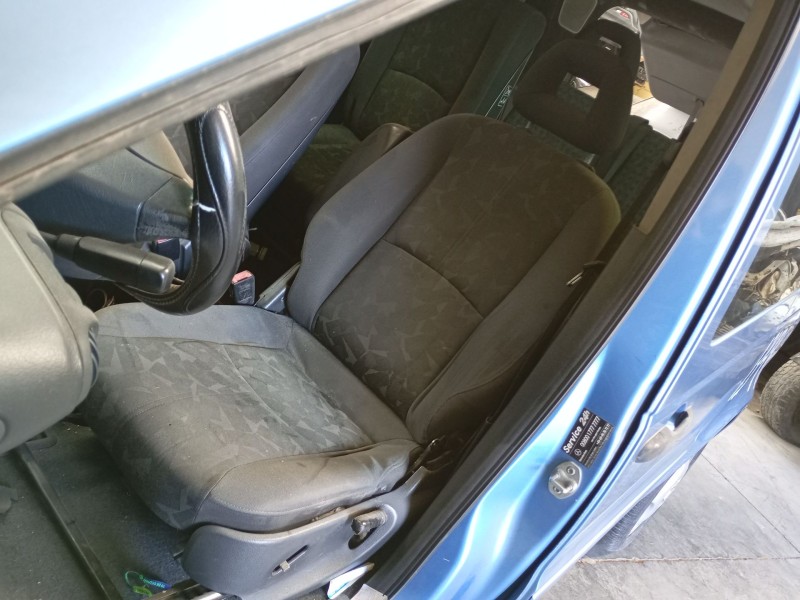 mercedes-benz vaneo (414) del año 2002