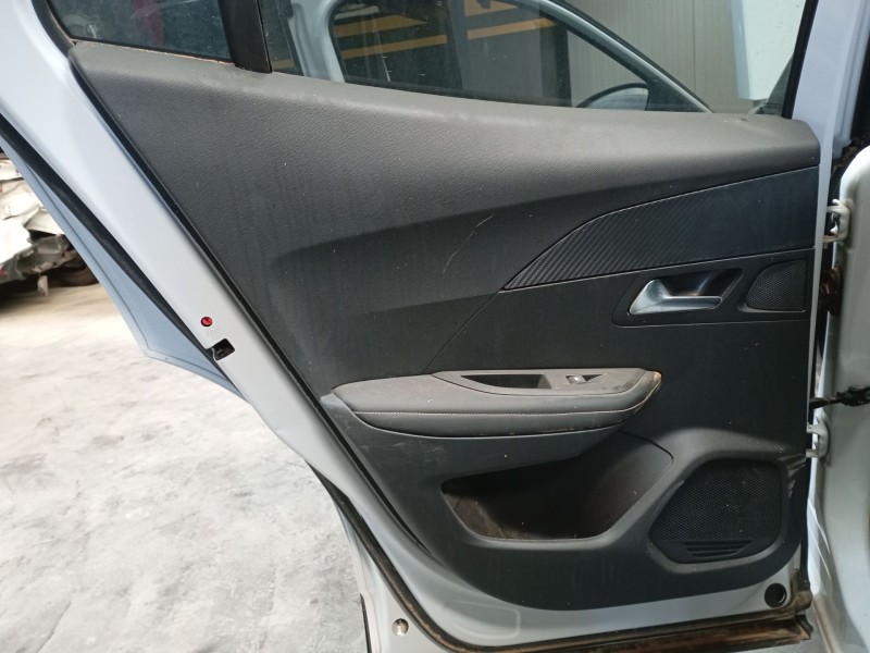 Recambio de guarnecido puerta trasera izquierda para peugeot 2008 ii (ud_, us_, uy_, uj_, ur_, uc_) 1.2 puretech 130 referencia 