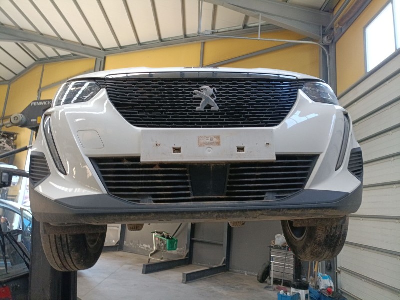 Recambio de paragolpes delantero para peugeot 2008 ii (ud_, us_, uy_, uj_, ur_, uc_) 1.5 bluehdi 110 (udyhsk) referencia OEM IAM