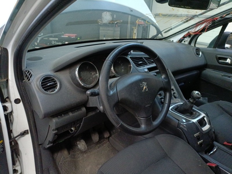 peugeot 5008 (0u_, 0e_) del año 2009