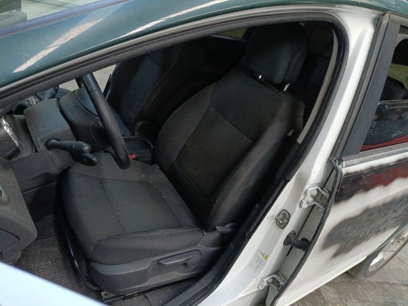 peugeot 5008 (0u_, 0e_) del año 2009