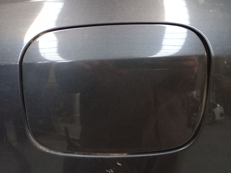 Recambio de tapa exterior combustible para lexus is ii (_e2_) 220d (ale20) referencia OEM IAM   