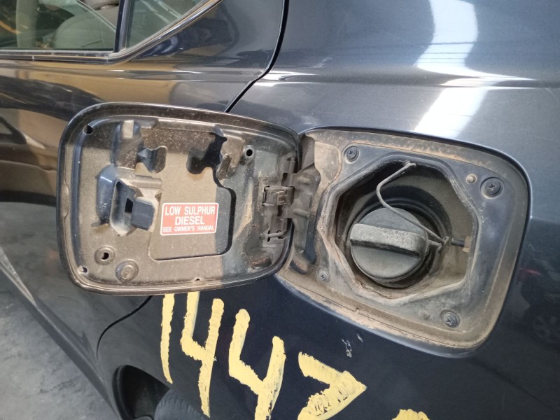 Recambio de tapa exterior combustible para lexus is ii (_e2_) 220d (ale20) referencia OEM IAM   