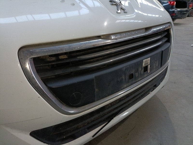 Recambio de rejilla delantera para peugeot 5008 (0u_, 0e_) 2.0 hdi 150 / bluehdi 150 referencia OEM IAM   