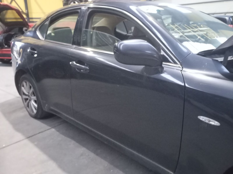 Recambio de puerta delantera derecha para lexus is ii (_e2_) 220d (ale20) referencia OEM IAM   