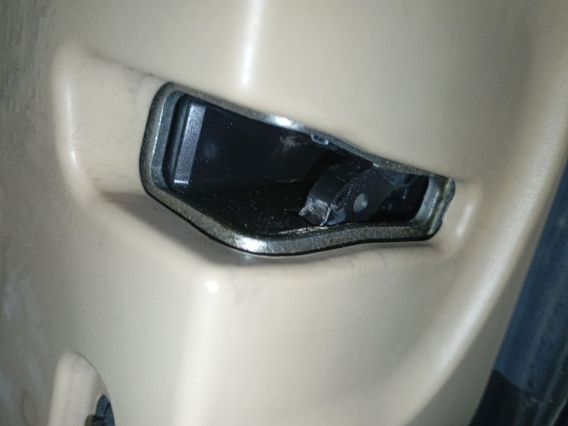 Recambio de cerradura puerta trasera derecha para lexus is ii (_e2_) 220d (ale20) referencia OEM IAM   